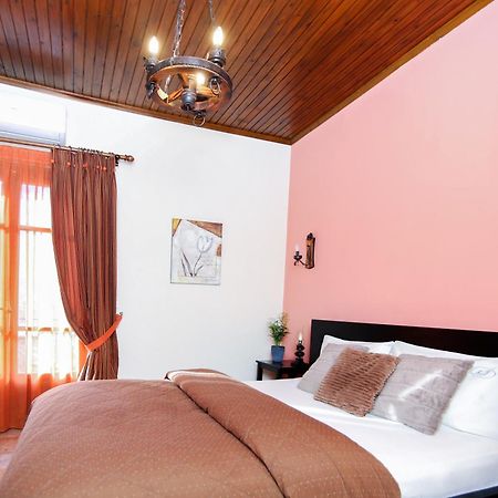 Guesthouse Alexandra Eptalofos Ngoại thất bức ảnh